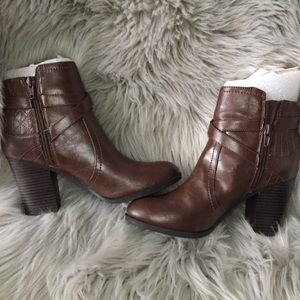 Unisa Payta Brown Leather Booties, New!